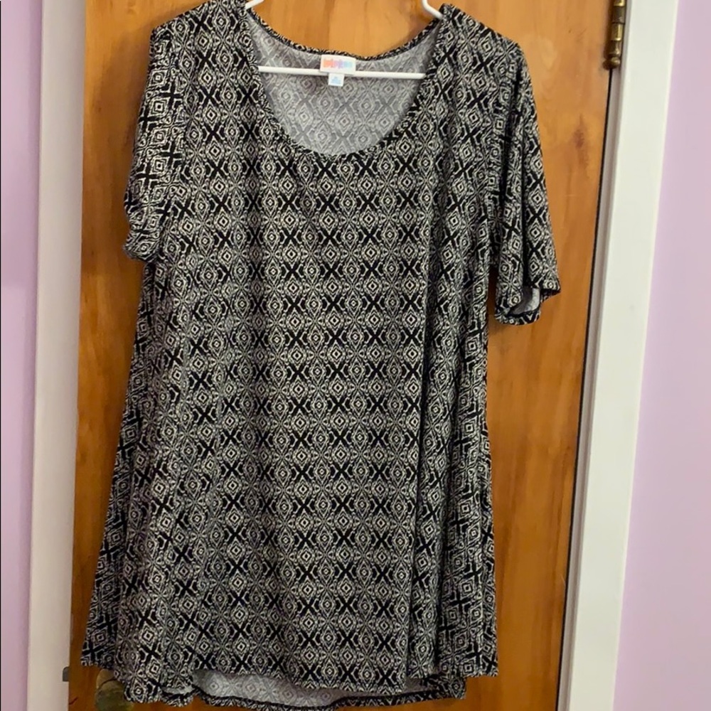Lularoe Perfect Tee